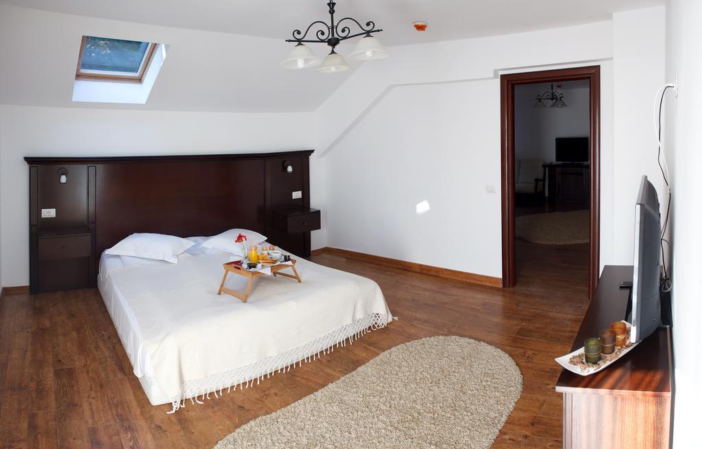 Pension Perla Bucovinei Voroneţ Exterior foto
