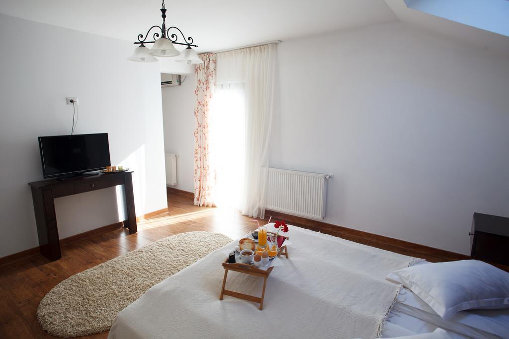 Pension Perla Bucovinei Voroneţ Exterior foto